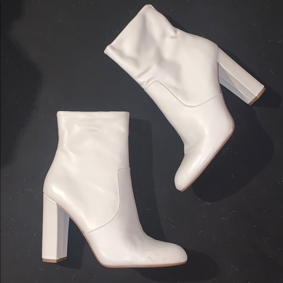 Steve Madden Shoes - 7.5 Steve Madden Editor White Leather Ankle Boots